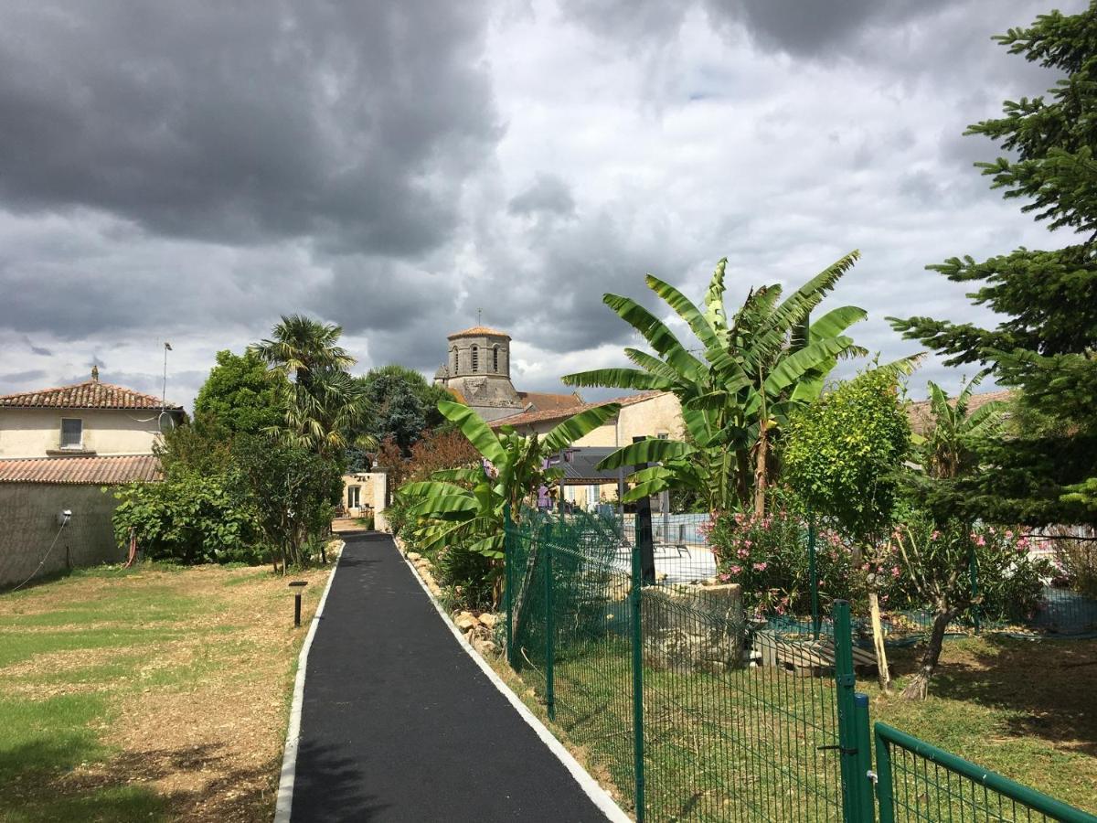 Gites Jardin-Darcy - Piscine Au Sel Bois Exterior foto