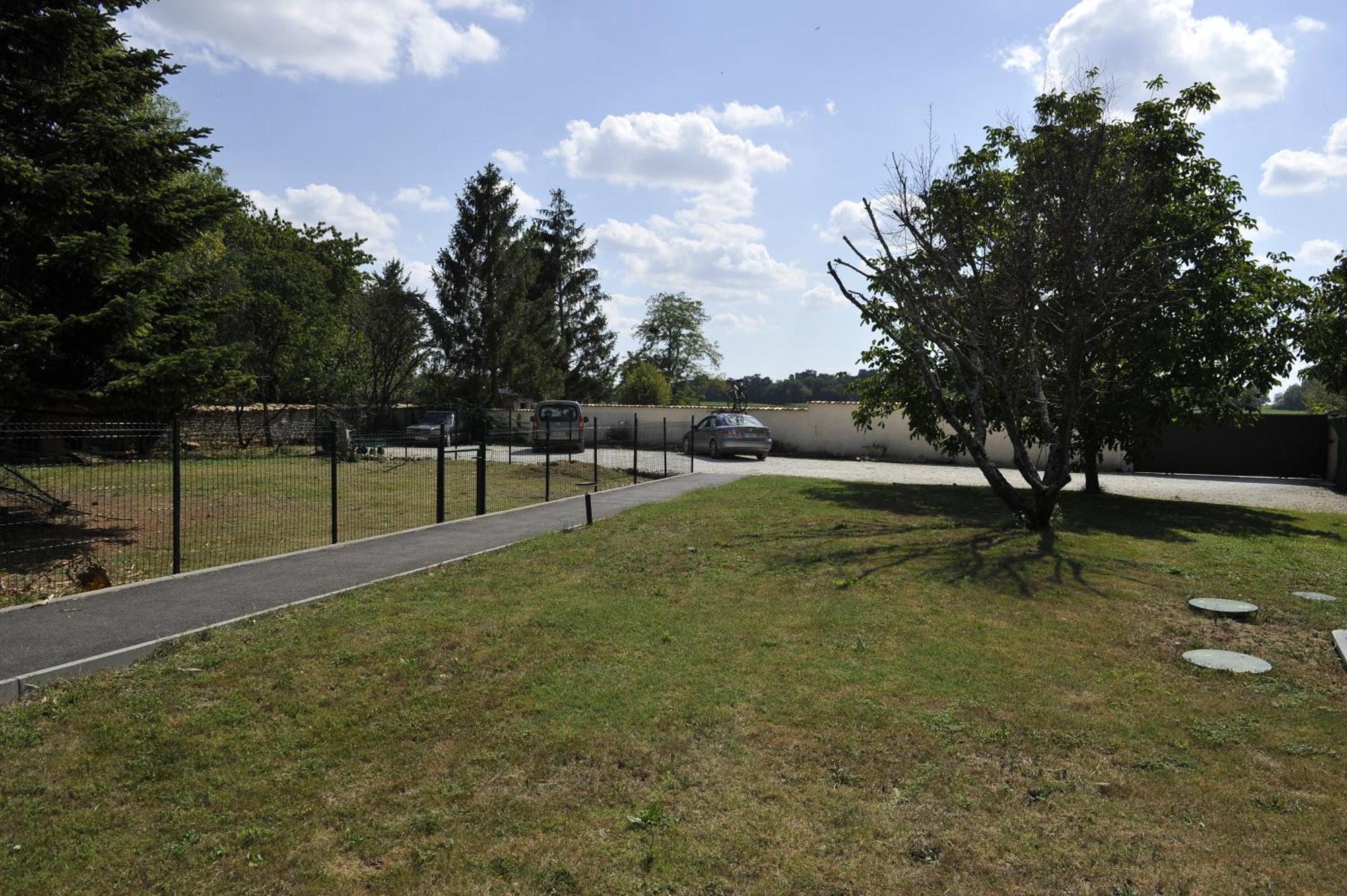 Gites Jardin-Darcy - Piscine Au Sel Bois Exterior foto